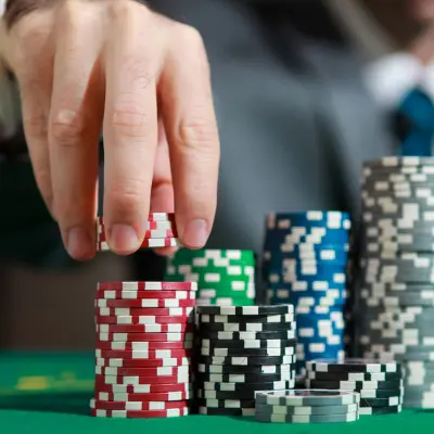 Come funzionano i bui nel poker? - -