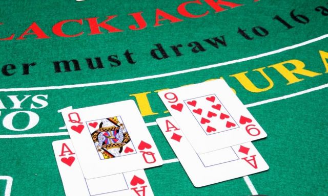 Split Blackjack: quando conviene dividere le carte - -